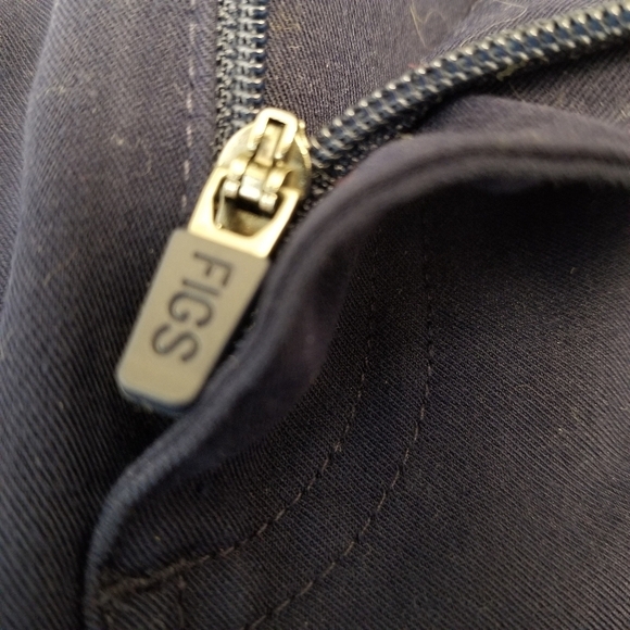 {M} Figs Men's Cairo Cargo Scrub Pant Navy 31" Inseam - Picture 5 of 16